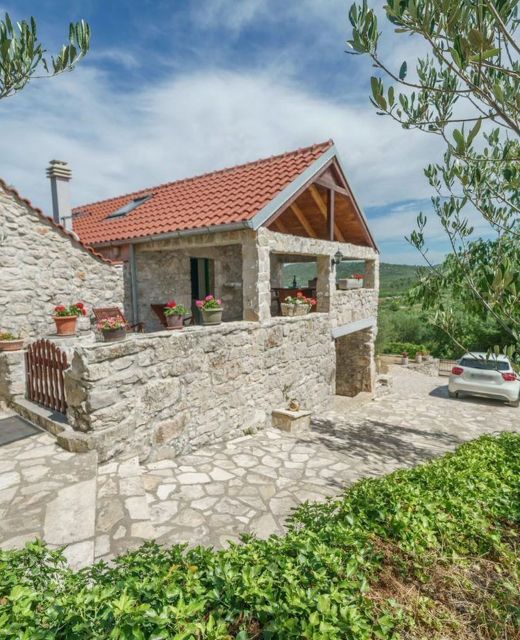 House Radojka Tisno