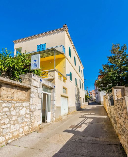 Apartment and Rooms Angela Vela Luka