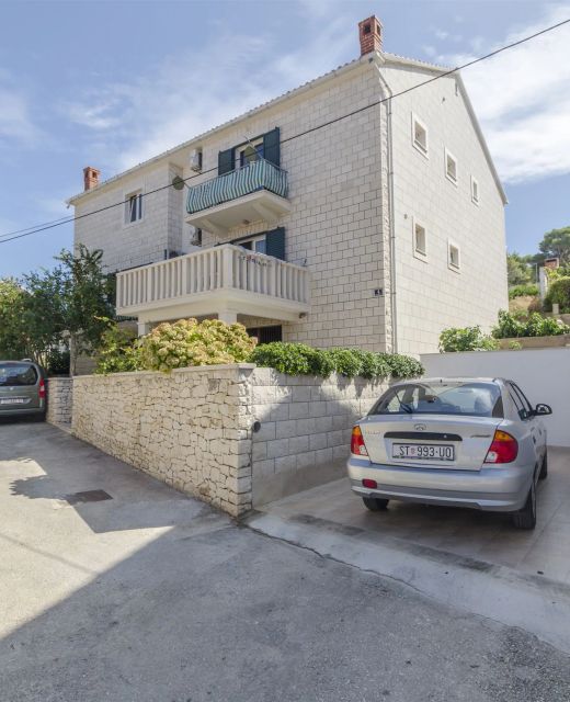 Apartments Grozdana Postira