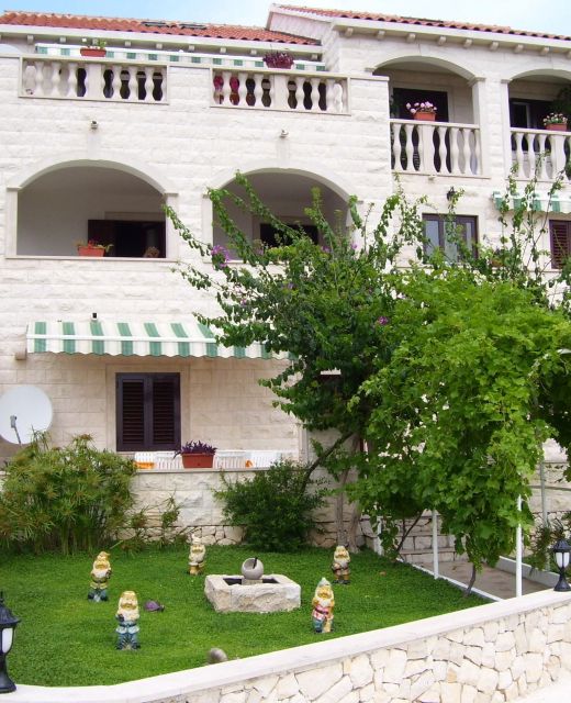 Apartments Fani Bol