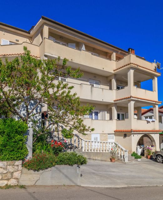 Apartments Marija Mundanije