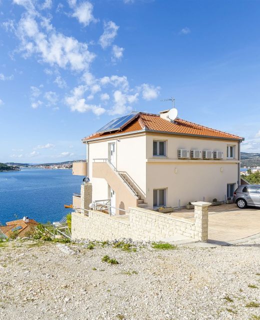 Apartments Smilje Razanj