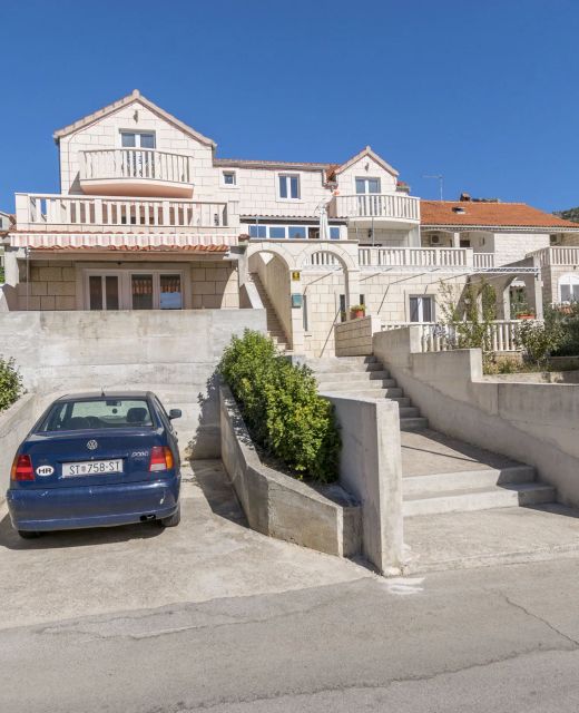 Apartments Jerka Bol II