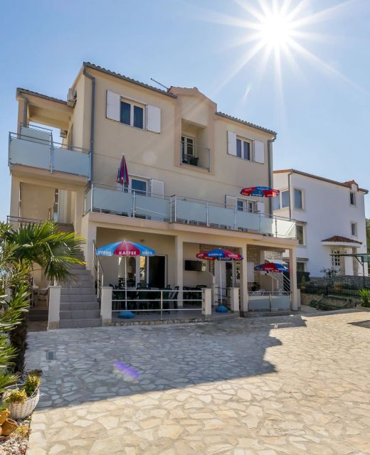 Apartments Sara Razanj