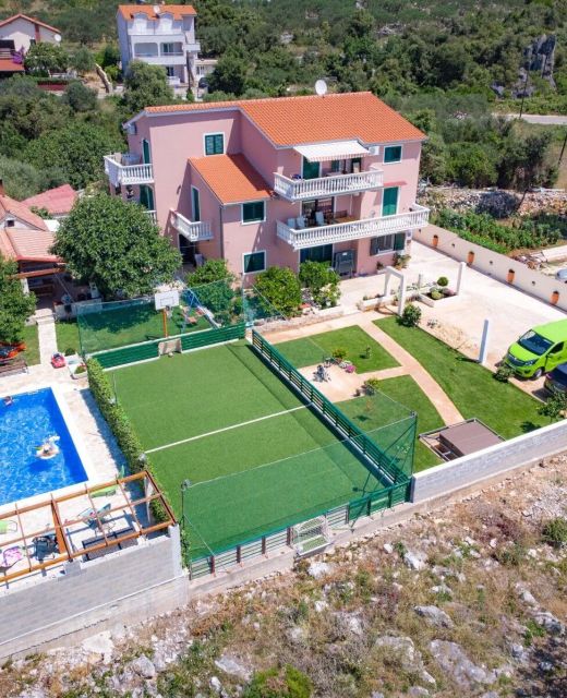 Apartments Mirko Seget Vranjica