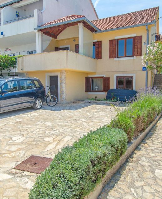 Apartment Renata Sutivan