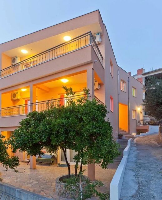 Apartments Branka Podgora