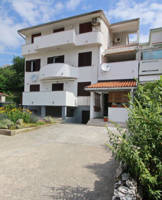 Apartments Karamarko Baska