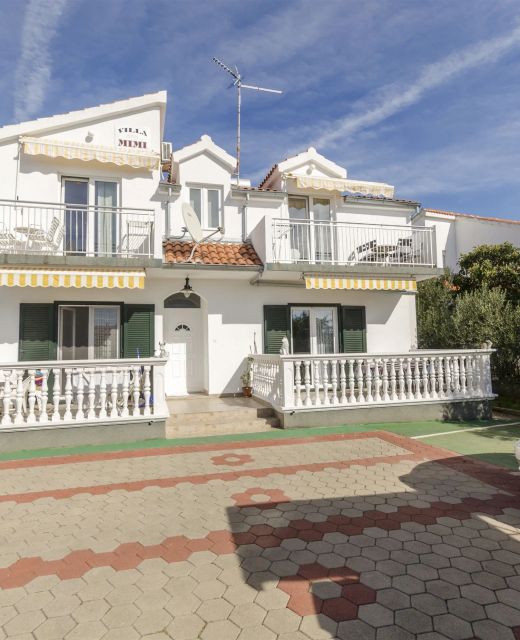 Apartments Vinko Brodarica