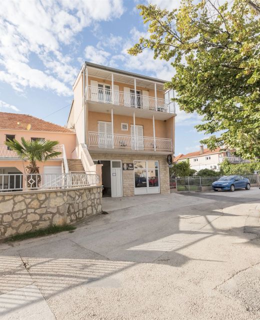 Apartments Marinko Tribunj