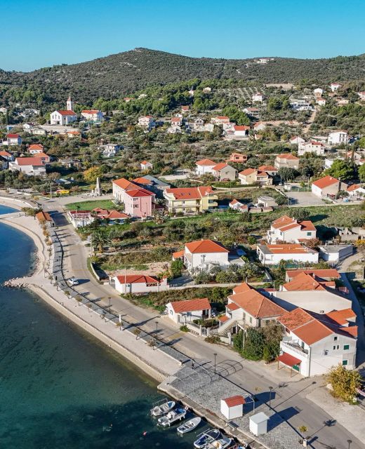 Apartments Mladen Vinisce