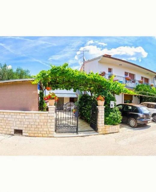 House Bruno Pula