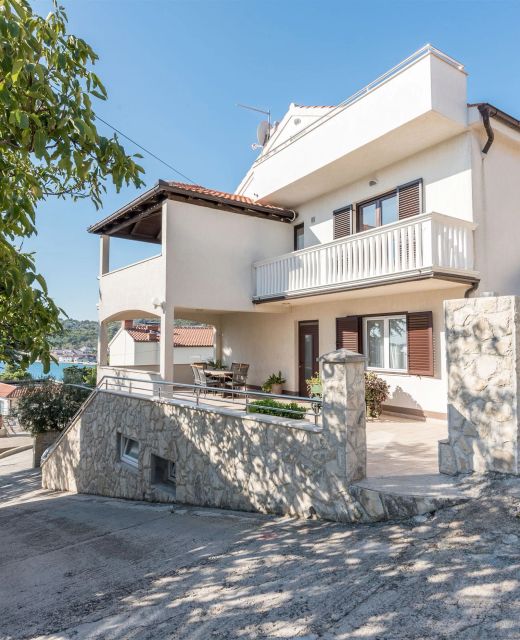 Apartments Snježana Tisno