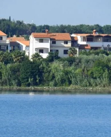 Apartments and Rooms Ana Pomer