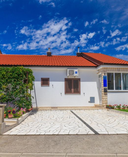 Apartments Tome Senj