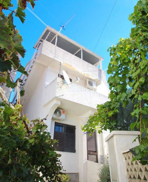 Apartments Bugi Baska