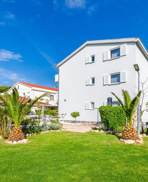 Apartments Damir Barbat
