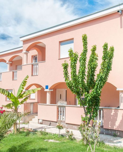 Apartments Tatjana Sukosan