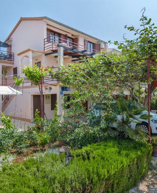 Apartments and Room Novokmet Rogoznica