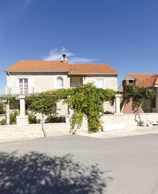 Apartments Silvana Supetar
