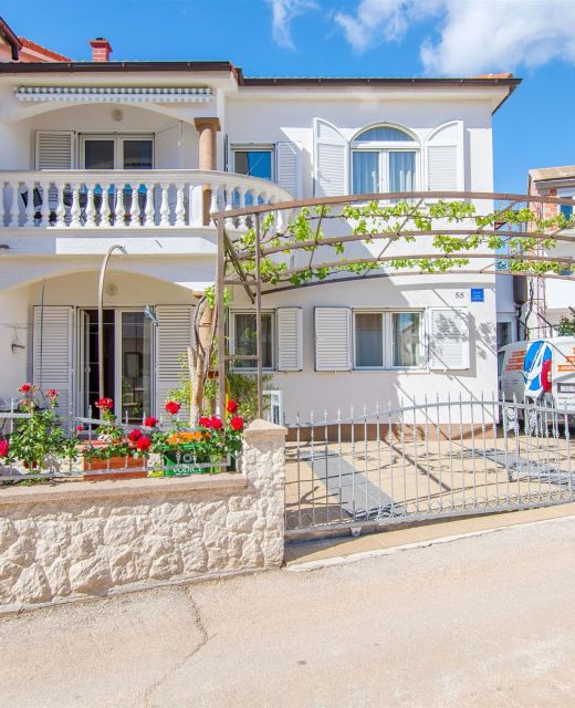 Apartment and Room Štefanija Vodice