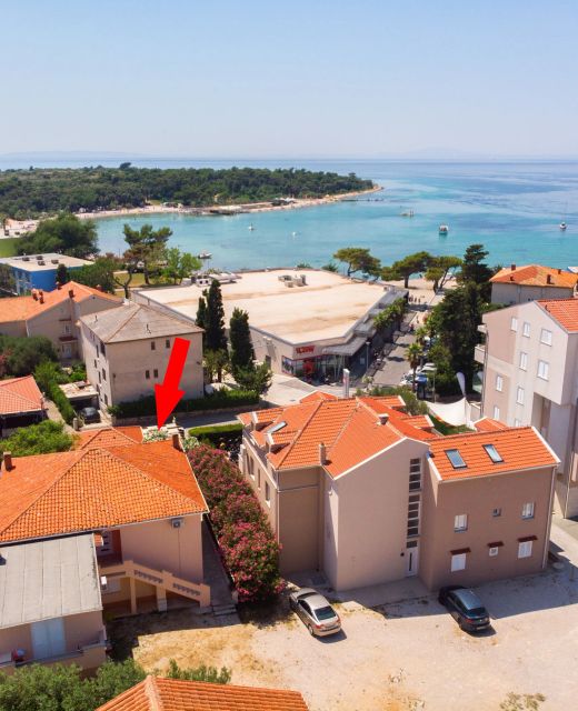 Apartment and Rooms Amenka Novalja