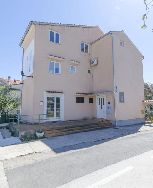 Apartments Dijana Vodice