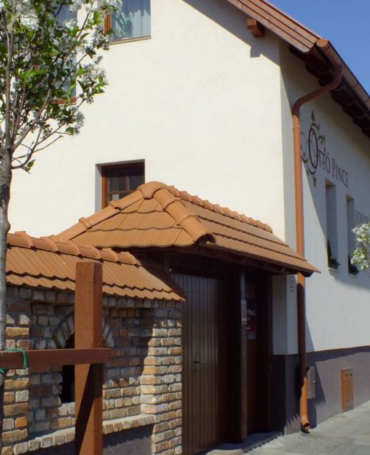 Ottó Pince Borozó és Panzió Sopron