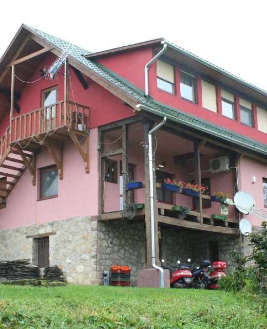 Gadányi Vendégház és Lovarda Komló