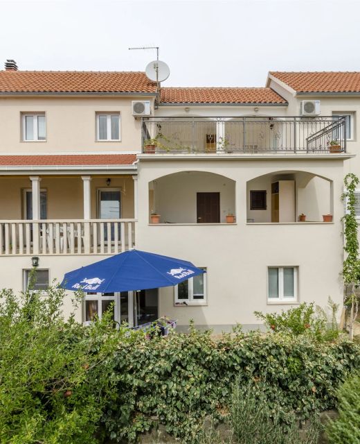 Apartments Karlo Bol