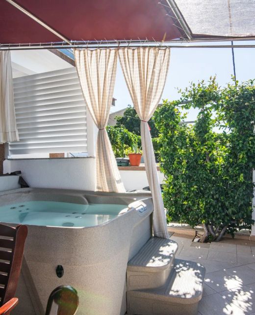 Apartmani Marin Arbanija