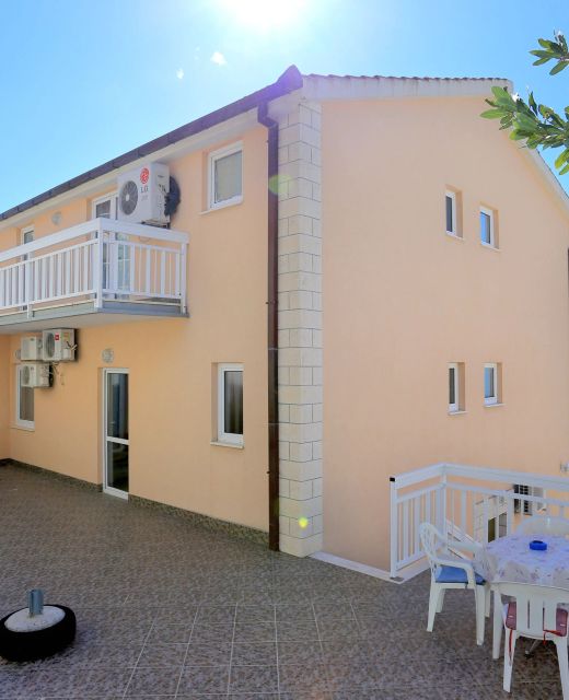 Apartments With Parking Space Stanići, Omiš - 2818 Stanići