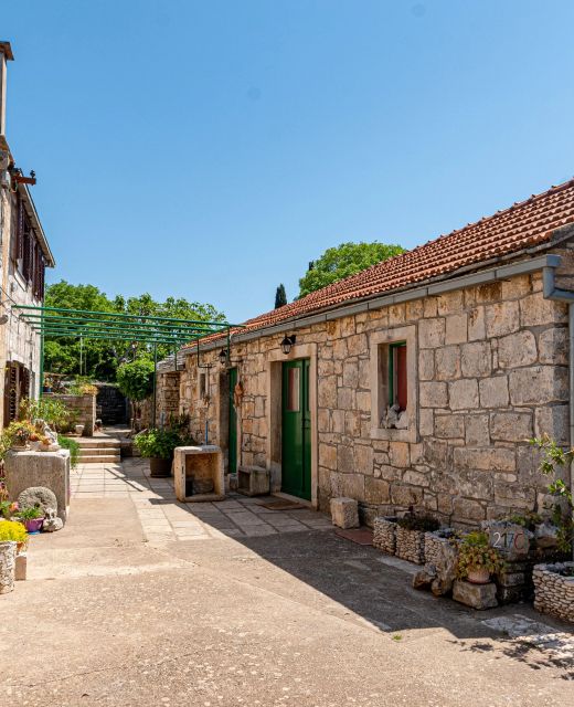 Apartments With Parking Space Žrnovo, Korčula - 9239 Žrnovo