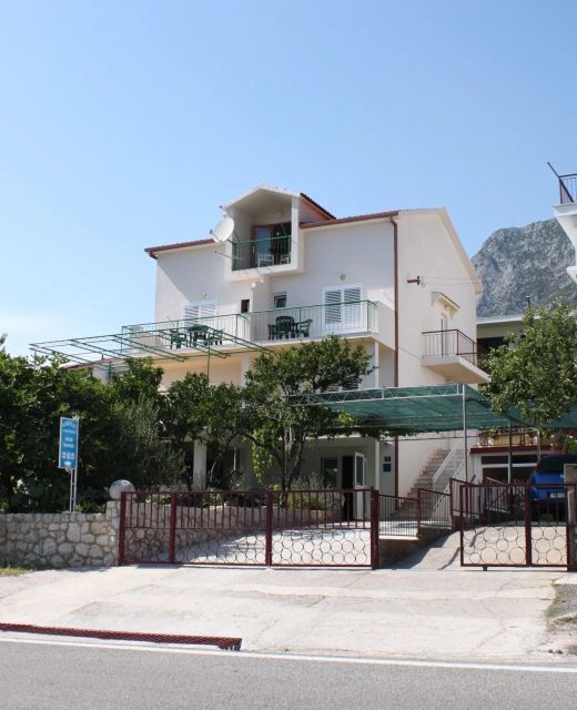 Apartments And Rooms With Parking Space Gradac, Makarska - 6819 Gradac