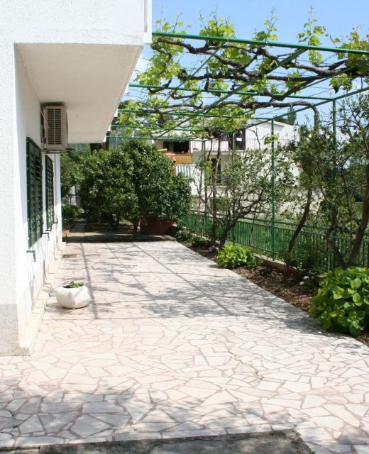 Apartments And Rooms By The Sea Zaostrog, Makarska - 2661 Zaostrog
