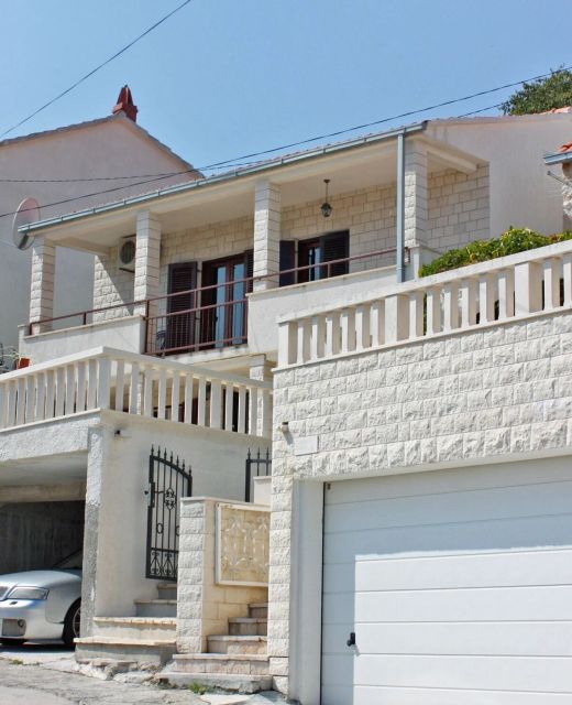 Apartments With Parking Space Sutivan, Brač - 2846 Sutivan
