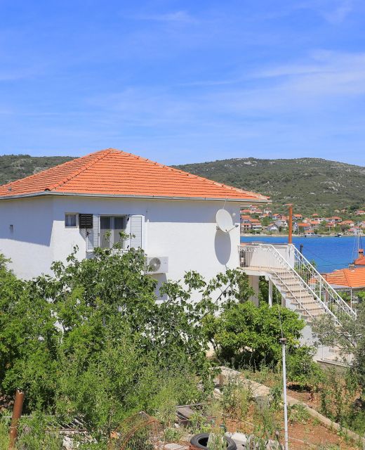 Apartments By The Sea Vinišće, Trogir - 11029 Vinišće