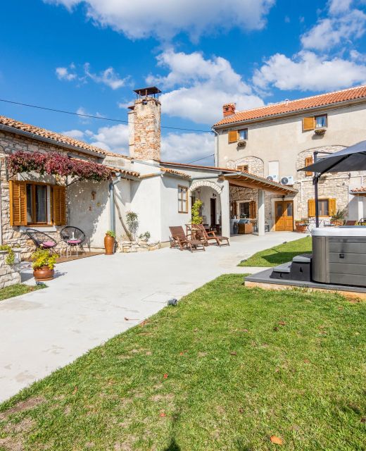 Apartments And Rooms With Hot Tub Loborika, Pula - 12983 Loborika