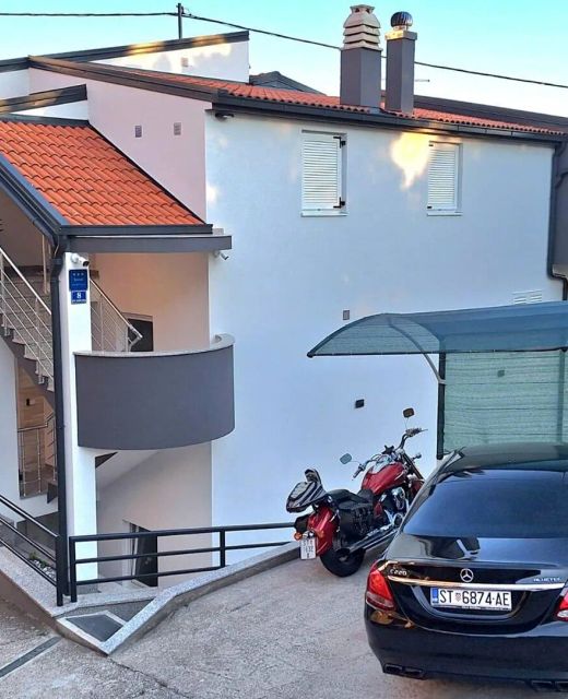 Apartments With Parking Space Stanići, Omiš - 11421 Stanići