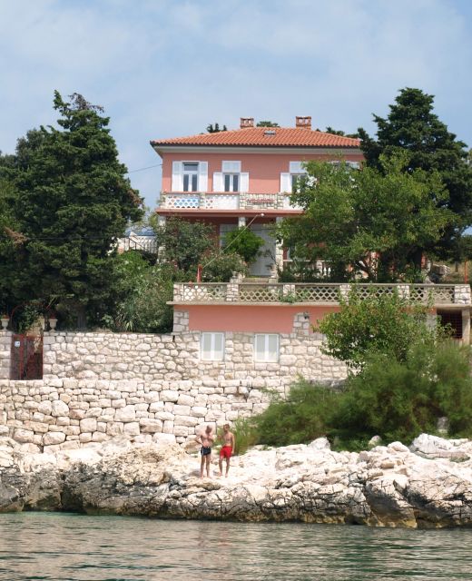 Apartments By The Sea Novi Vinodolski - 12322