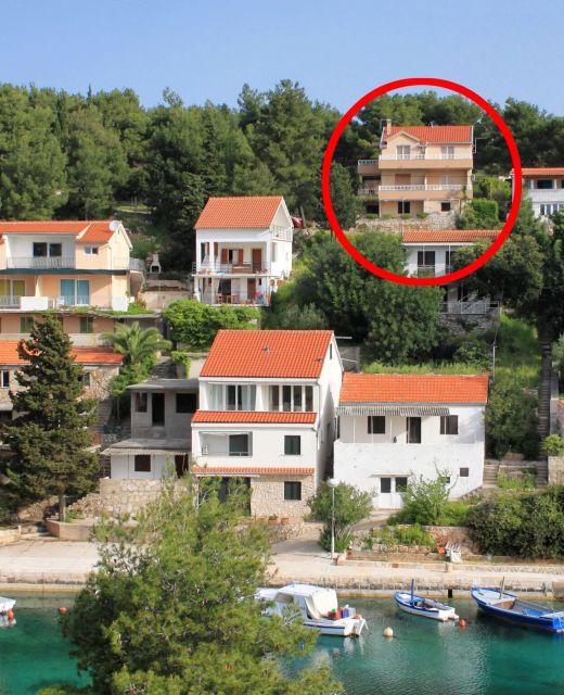 Apartments With Parking Space Basina, Hvar - 12420 Basina