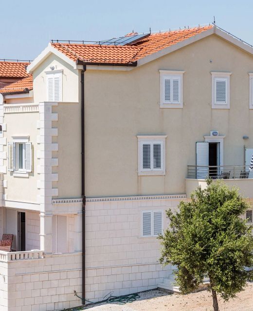 Apartments And Rooms With Parking Space Rogoznica - 10339