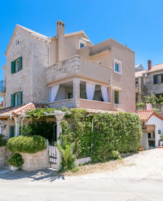 Apartments With Parking Space Postira, Brač - 2913 Postira