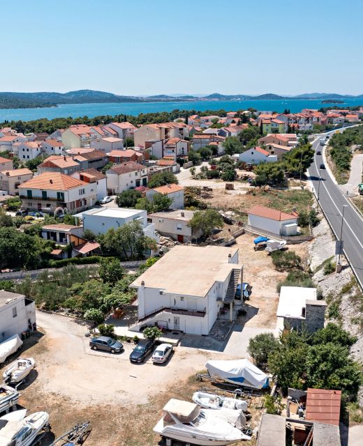 Apartments With Parking Space Pirovac, Šibenik - 13263 Pirovac