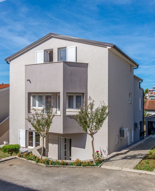 Apartments With Parking Space Medulin - 2274