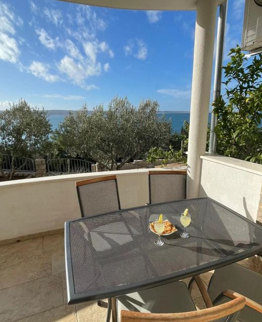 Apartments With Parking Space Starigrad, Paklenica - 12939 Starigrad
