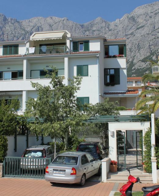 Apartments With Parking Space Makarska - 6632