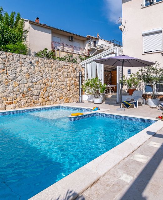 Family-friendly Apartments With Swimming Pool Novi Vinodolski - 2419