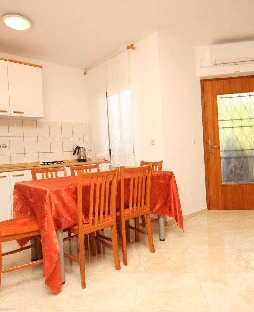 Apartments With Parking Space Fažana - 7153