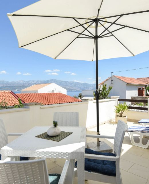 Apartments By The Sea Splitska, Brač - 11300 Splitska